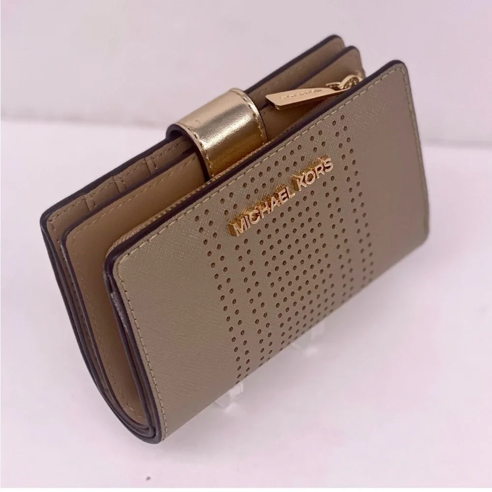 Michael Kors Gold Bifold Medium Wallet Pale Gold